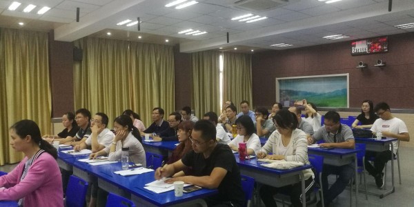 皇冠体育登录入口-“一半初中生上不了高中！”人民日报给出回应，原来一切早有迹象