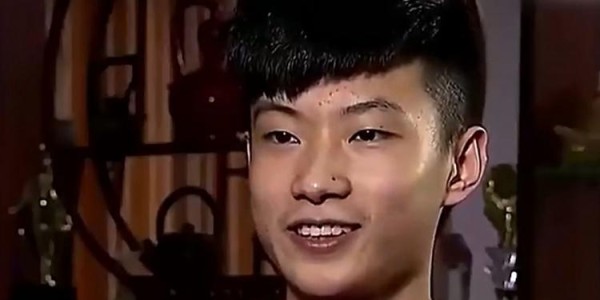 皇冠体育登录入口-泪目 赵心童晒儿时与丁俊晖合照：偶像晖哥让我加油 你也要加油啊