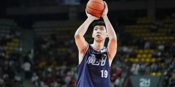皇冠体育-CBA最佳阵容3人成大赢家！李弘权逐步提升，庞峥麟+徐昕获认可！